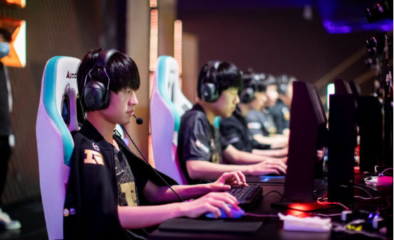 而是对比赛 而是对比赛