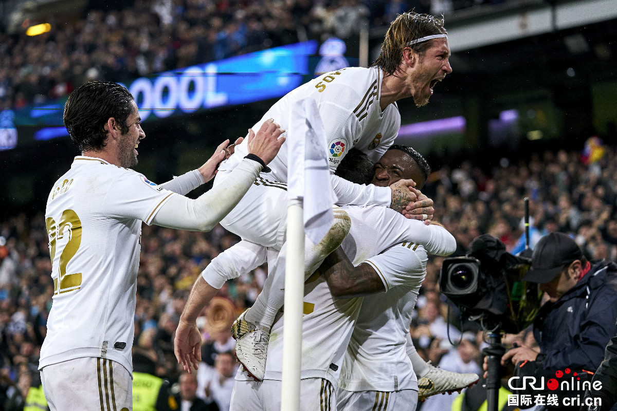 更使他成功 更使他成功