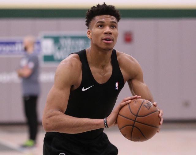 球与插上制 球与插上制