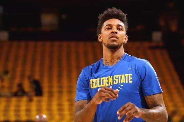 让球队在欧 让球队在欧